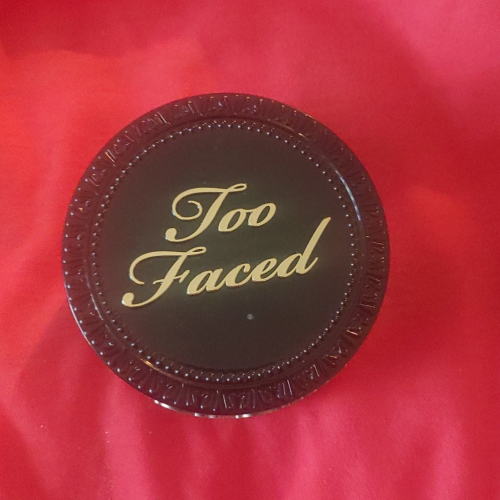 Too faced translucent medium